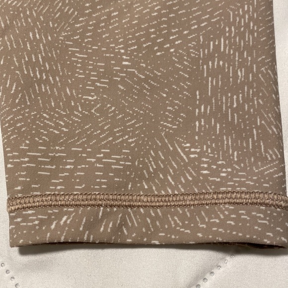 Washed but never worn- ladies Athleta Salutation Stash Pocket tight Size Large - Picture 3 of 8